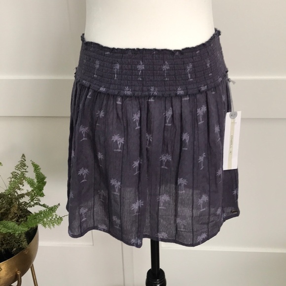 🎁4/$25 - O’NEILL Palm print skirt - Size XS - NEW with tags - Picture 2 of 4